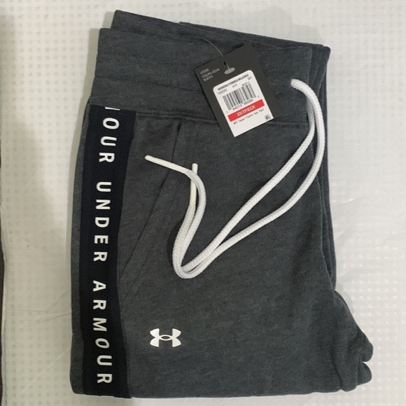 LAST ONE AVAILABLE! New Under Armour Women's Tapered Fleece Gym Pants - Picture 5 of 12